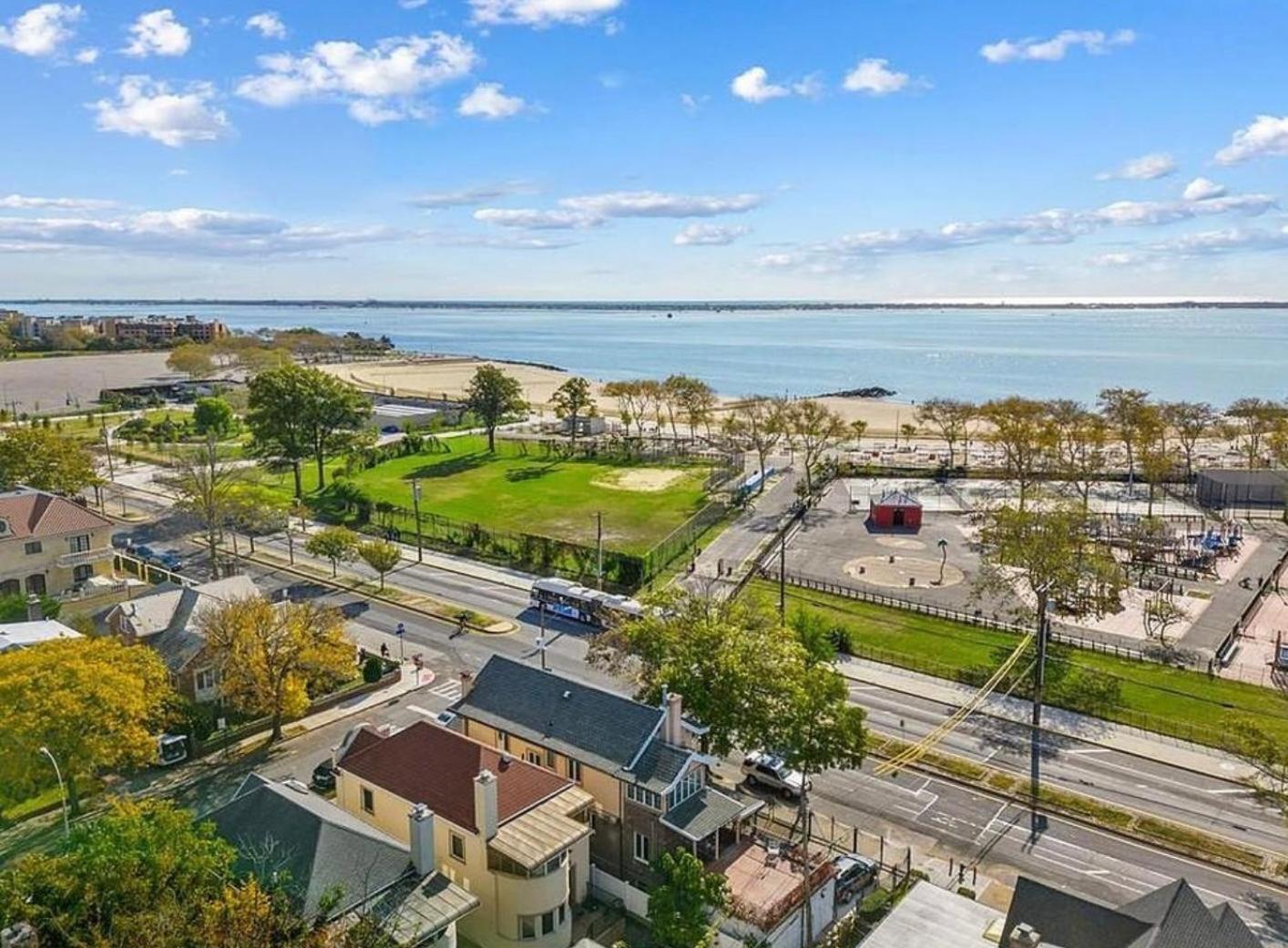 2 Bedroom Cozy Gem Manhattan Beach New York Ngoại thất bức ảnh